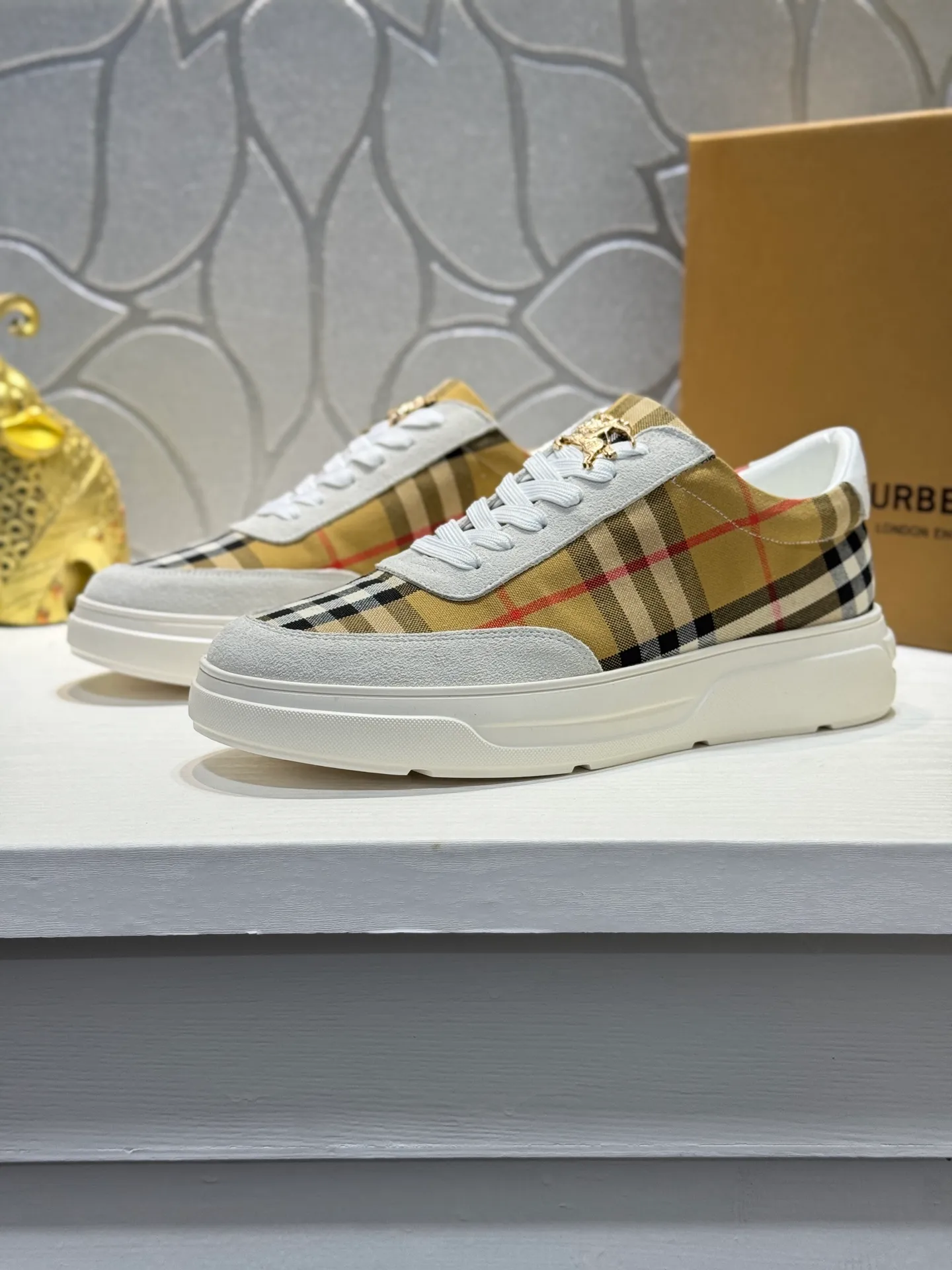 Men's Men's Shoes 💰420 [New Style] 🦑🦑BURBERRY◾▫️The new Burberry men's classic low-top sneakers are reinterpreted with Vintage retro plaid cotton and cowhide material, and are decorated with a new brand logo. Genuine leather lining, wear-resistant and non-slip rubber outsole! Available in multiple colors, a must-have for men. Size: 38-44 (45 customized